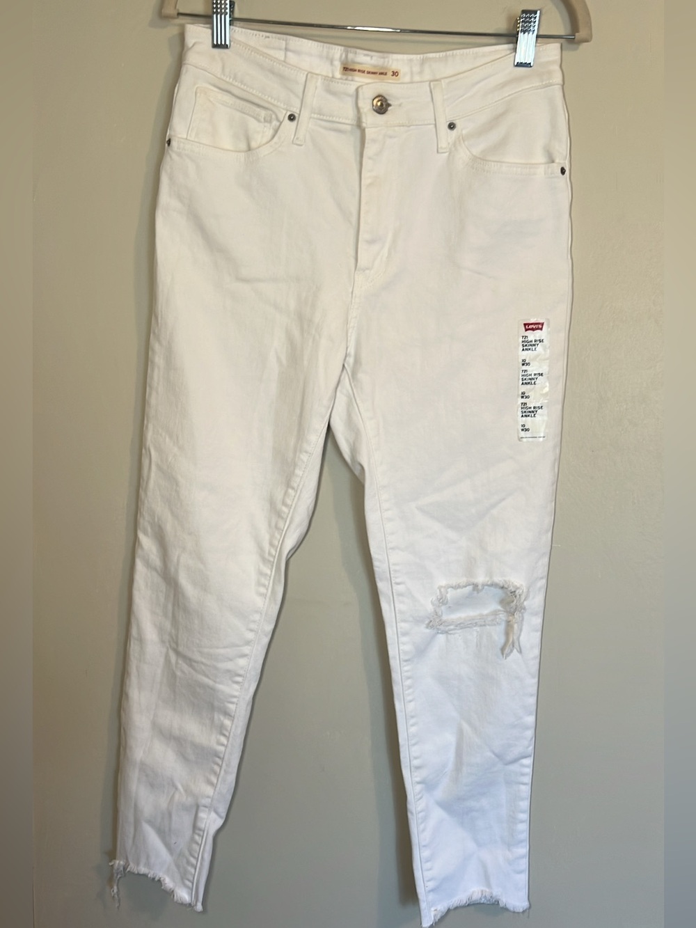 Levi's White Women's 721 High Rise Skinny Ankle Jeans with Knee Rip New no tags